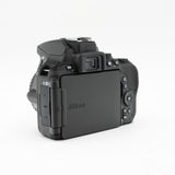 Used - Nikon D5600 w/ Nikon 18-55mm f3.5-5.6G AF-P DX VR - 3269605