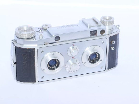 35mm Stereo camera for 3d images
Comes with origianl Leather case
1/250 to 1 second shutter speeds and bulb